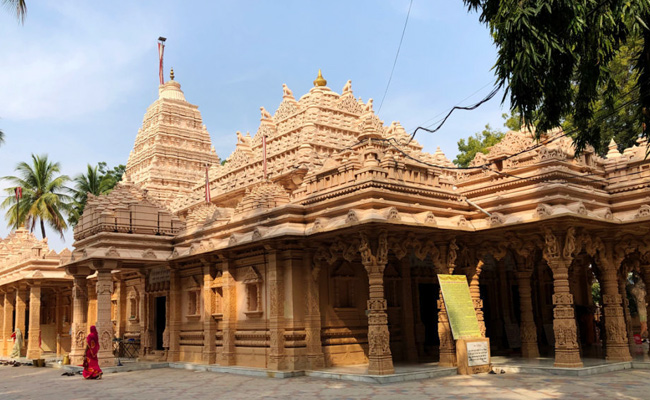 Kolanupaka Jain Temple 