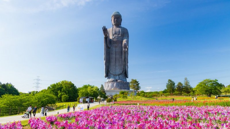 Ushiku Daibutsu statue