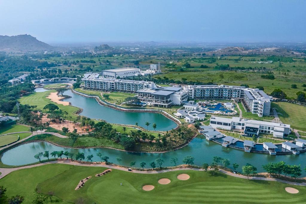 JW Marriott Bengaluru Prestige Golfshire Resort i